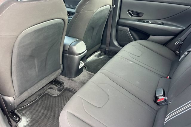 Certified 2025 Hyundai Elantra SEL FWD image 15