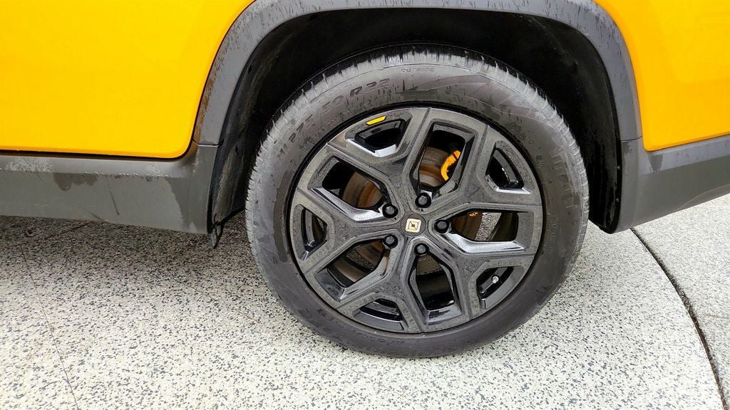 Used 2022 Rivian R1T Adventure AWD/4WD image 9