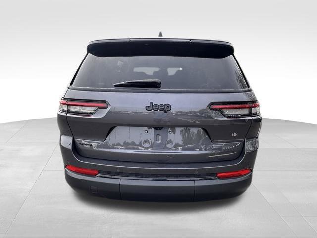 Used 2025 Jeep Grand Cherokee L Laredo AWD/4WD image 6