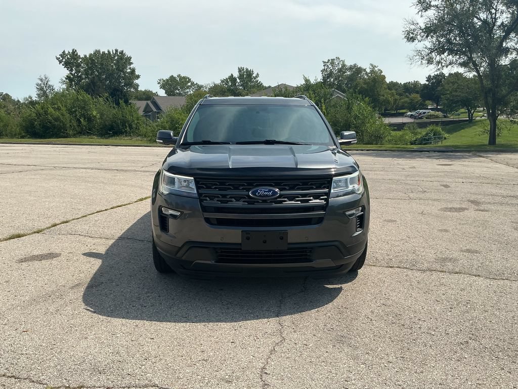 Used 2019 Ford Explorer XLT w/ Equipment Group 202A AWD/4WD image 9
