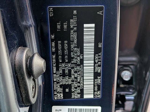 Used 2025 Toyota Highlander LE image 26