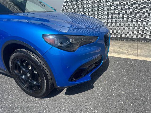 Used 2025 Alfa Romeo Stelvio Sprint AWD/4WD image 32