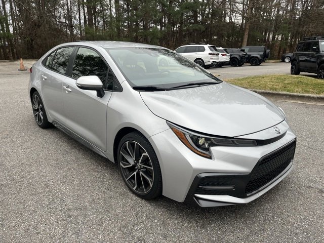 Used 2022 Toyota Corolla SE image 2