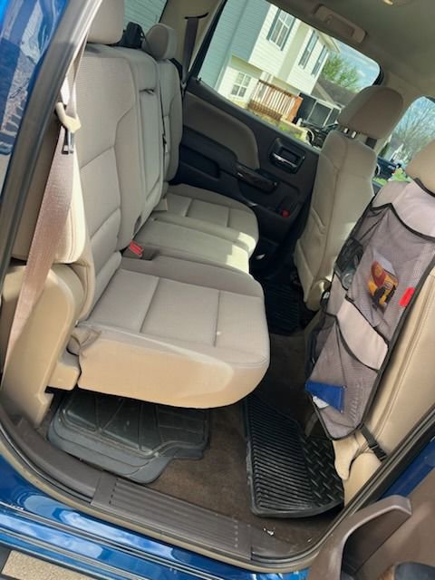 Used 2018 Chevrolet Silverado 1500 LT w/ Texas Edition image 10