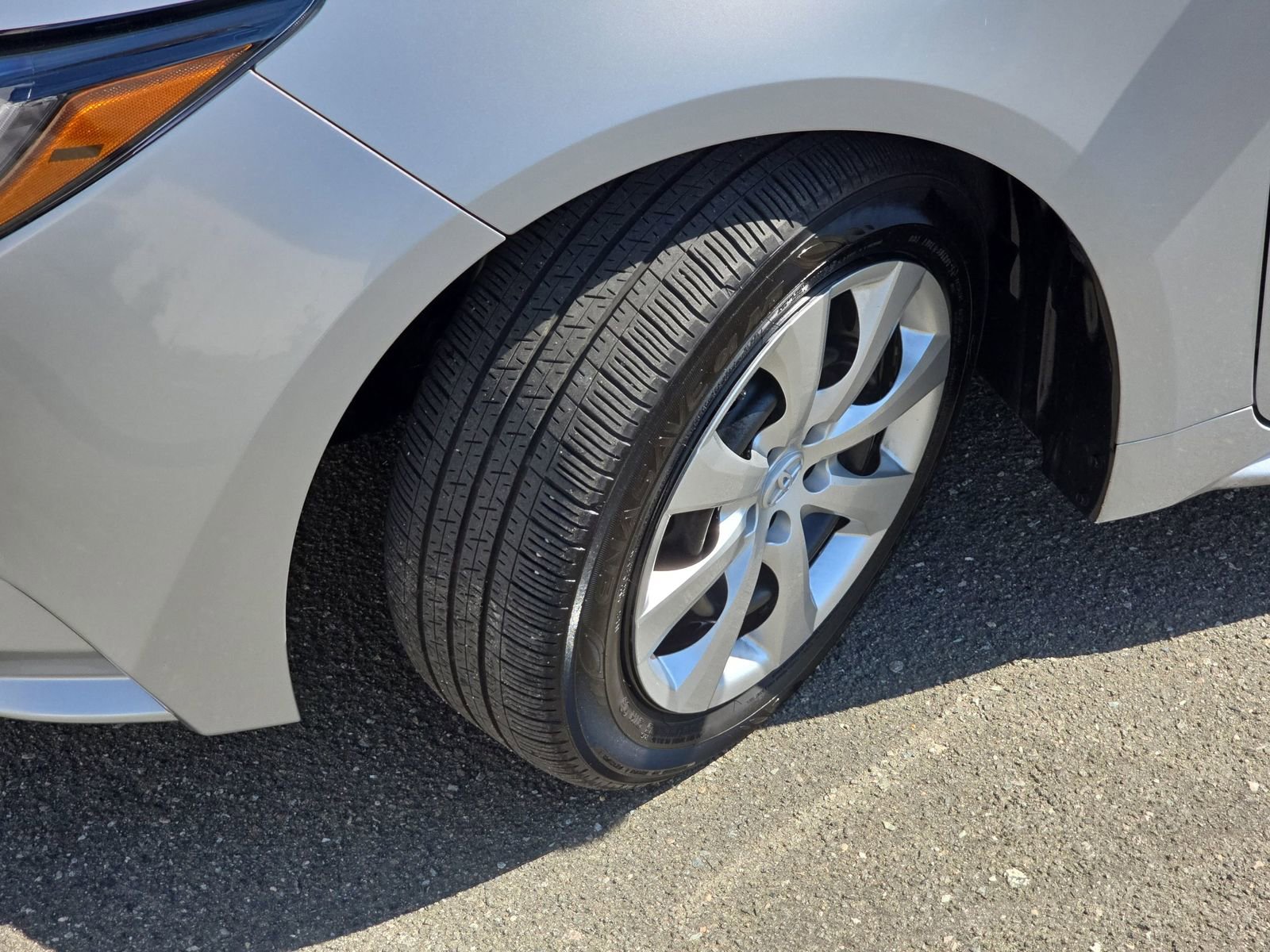 Used 2025 Toyota Corolla LE FWD image 32