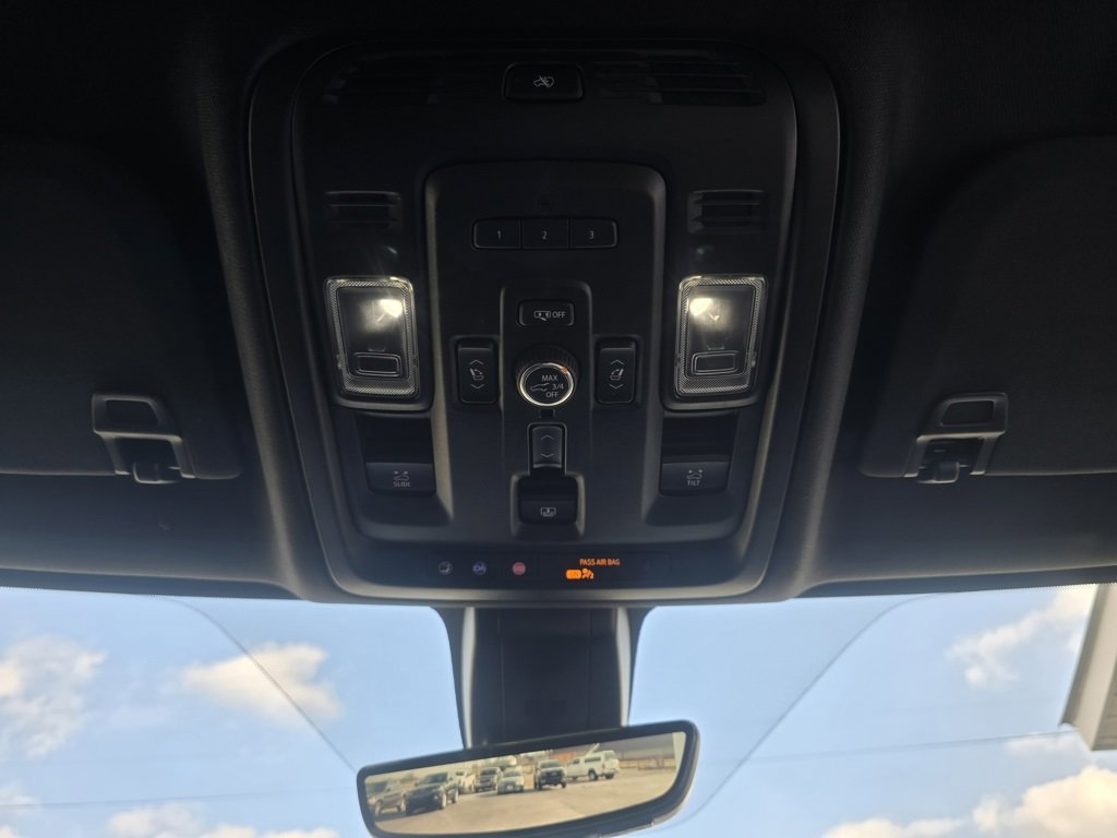 Used 2021 GMC Yukon Denali w/ Denali Ultimate Package image 33