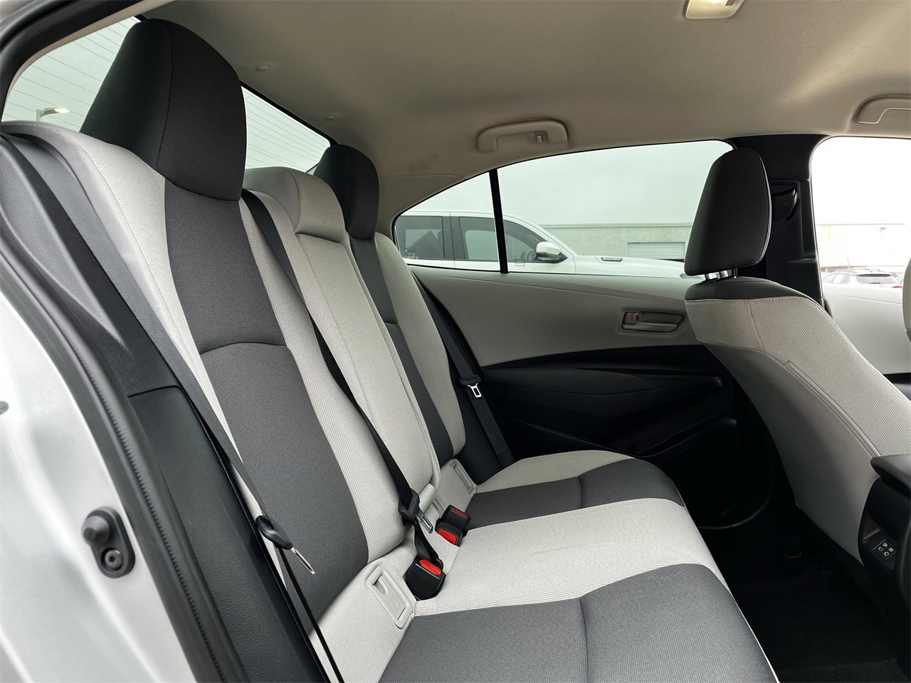 Used 2025 Toyota Corolla LE image 26