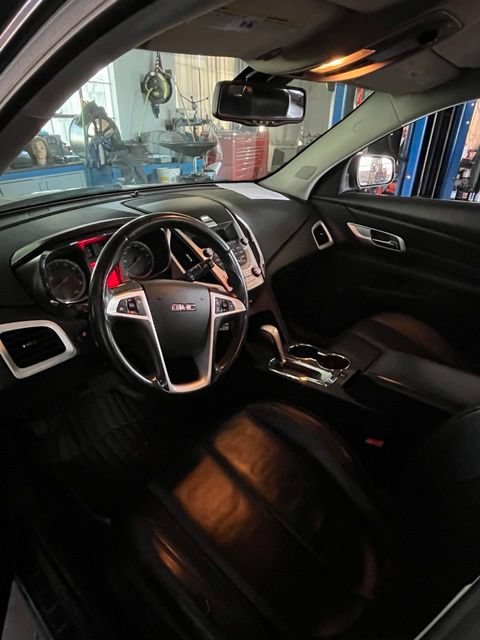 Used 2011 GMC Terrain SLT AWD/4WD image 4