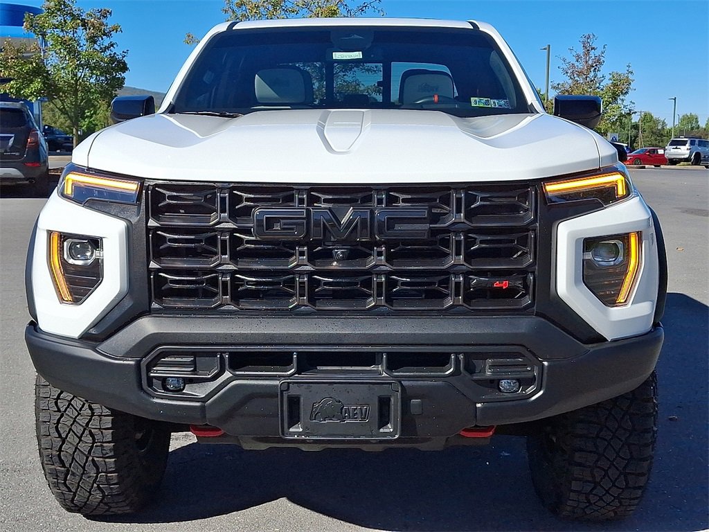 Used 2024 GMC Canyon AT4X w/ AT4X AEV Edition image 5