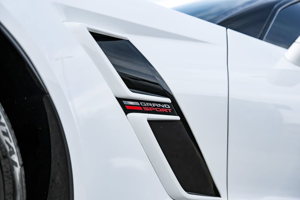 Used 2019 Chevrolet Corvette Grand Sport w/ Carbon Flash Badge Package image 40