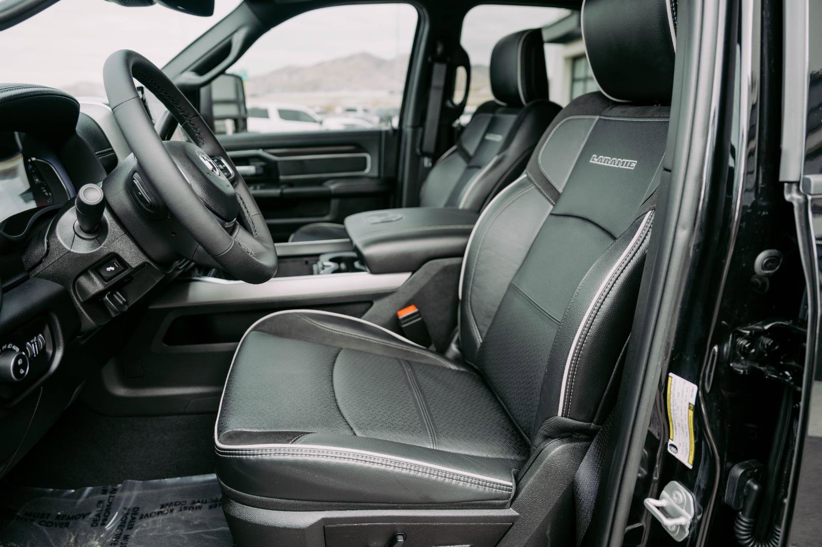 Used 2025 RAM 3500 Laramie image 15