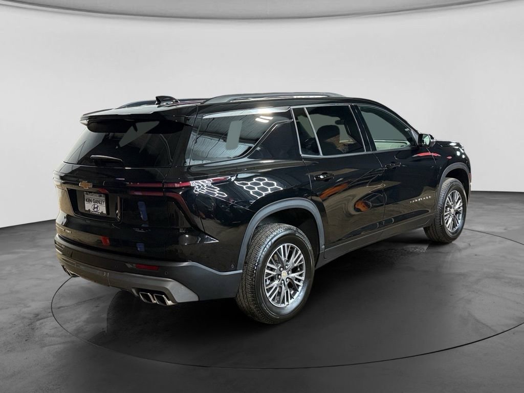 Used 2025 Chevrolet Traverse LT w/ Enhanced Driving Package AWD/4WD image 5