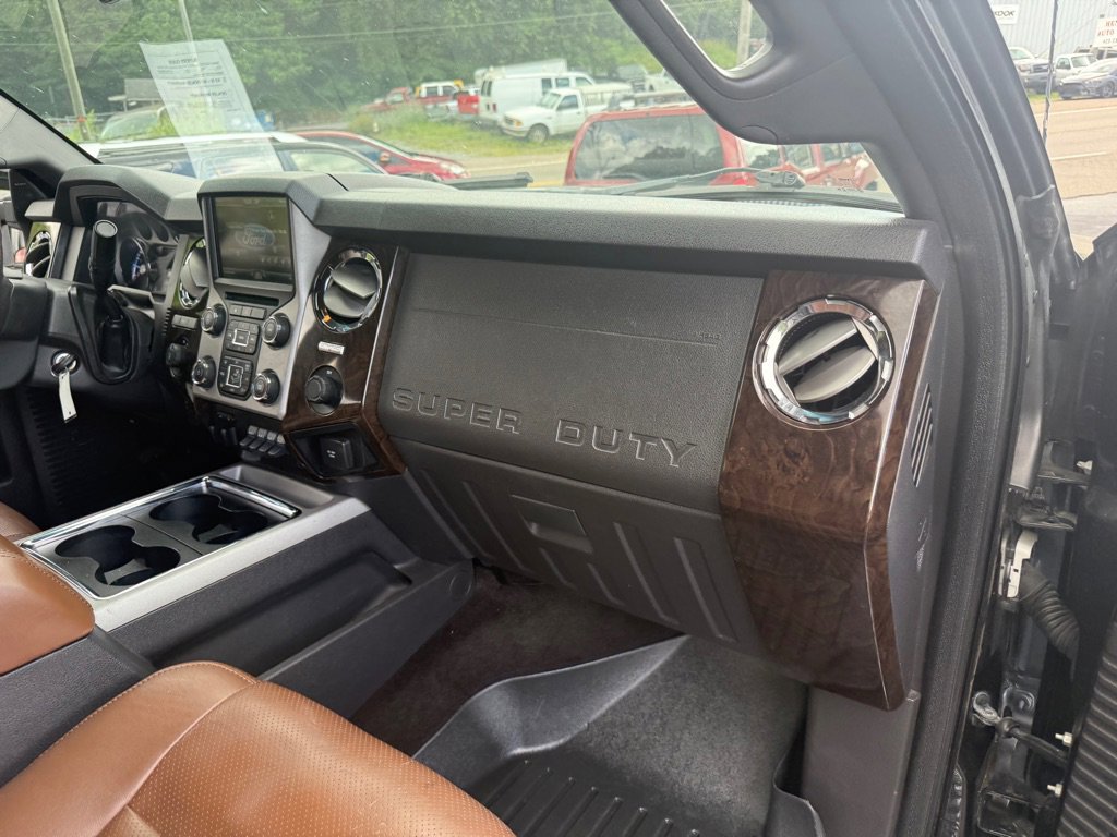 Used 2015 Ford F250 Platinum w/ FX4 Off-Road Package AWD/4WD image 58