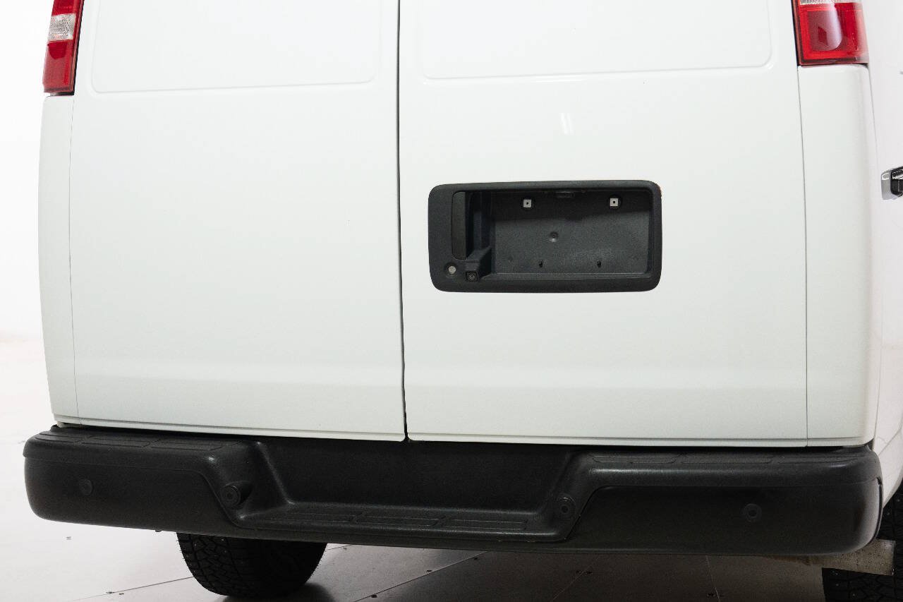 Used 2021 Chevrolet Express 2500 w/ Driver Convenience Package RWD image 18