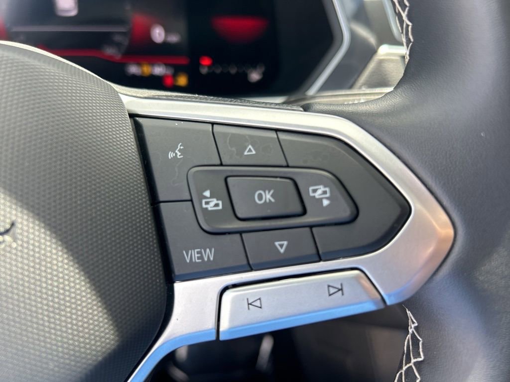 Used 2023 Volkswagen Tiguan SE R-Line image 42