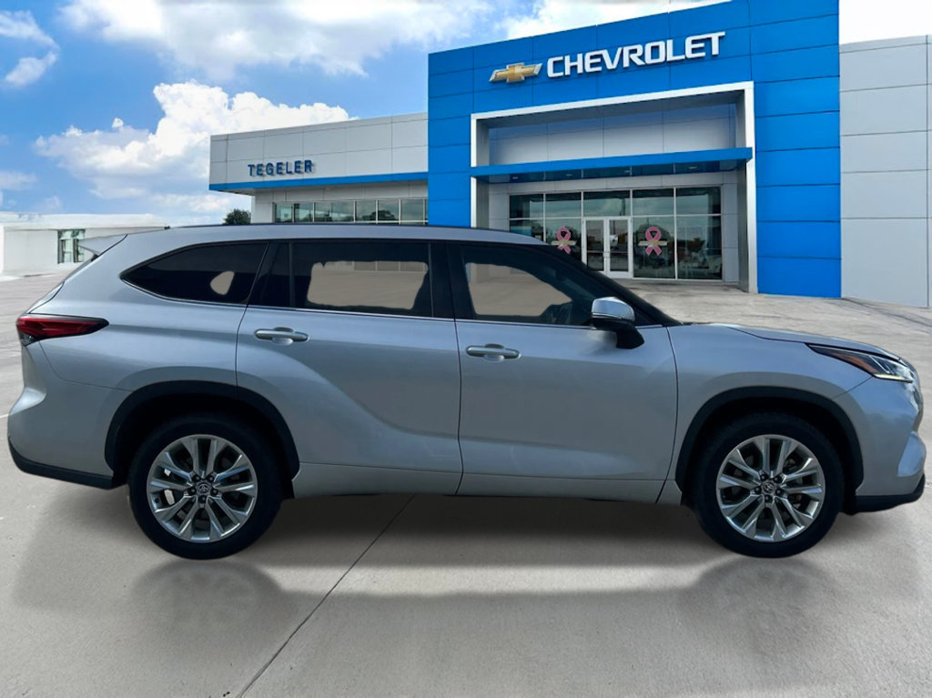 Used 2020 Toyota Highlander Limited FWD image 4