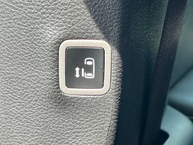 Used 2025 Chrysler Pacifica Select FWD image 37