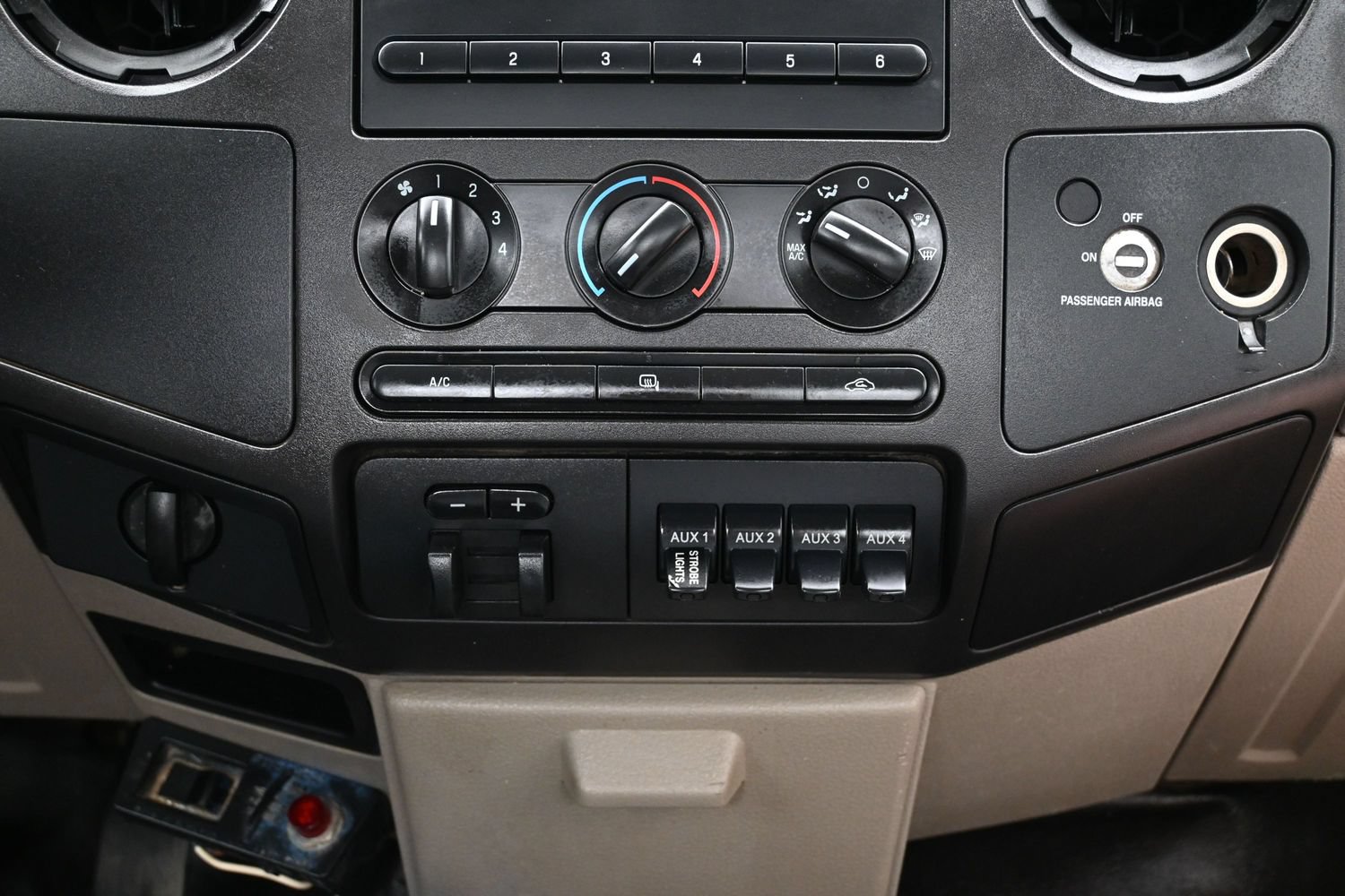 Used 2009 Ford F550 Luxury RWD image 24