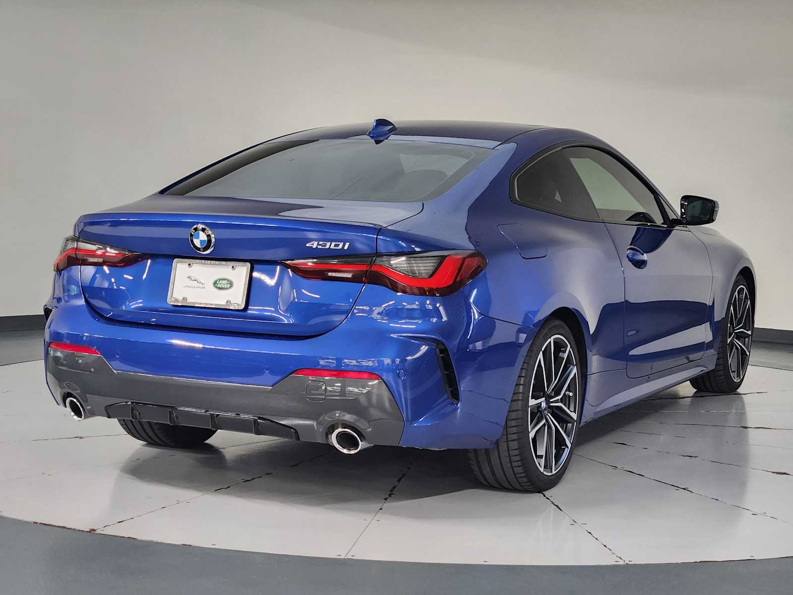 Used 2021 BMW 430i Coupe w/ M Sport Package RWD image 4