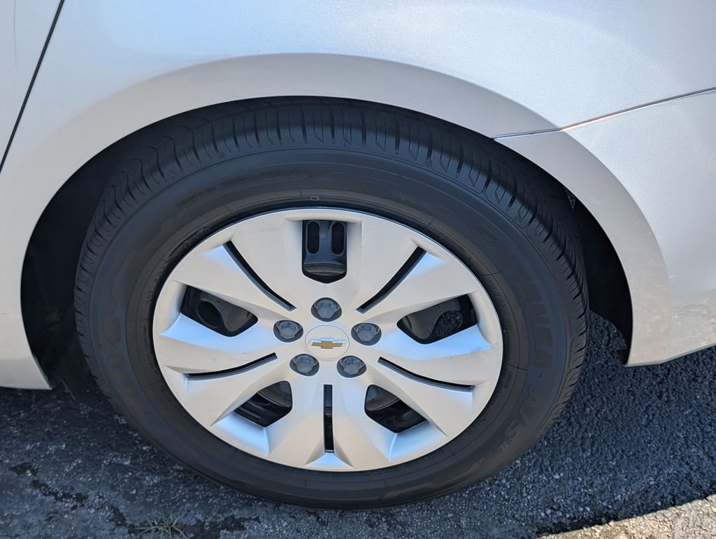 Used 2014 Chevrolet Cruze LS FWD image 21