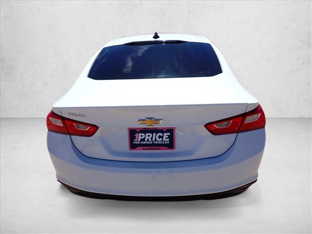 Used 2018 Chevrolet Malibu LS w/ LPO, Convenience Package 2 FWD image 3