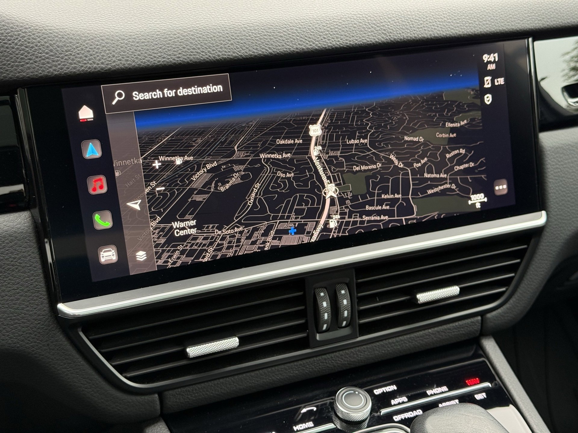 Certified 2022 Porsche Cayenne Platinum Edition image 20