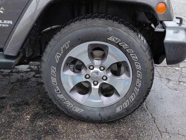 Used 2016 Jeep Wrangler Unlimited Sahara w/ Connectivity Group image 10