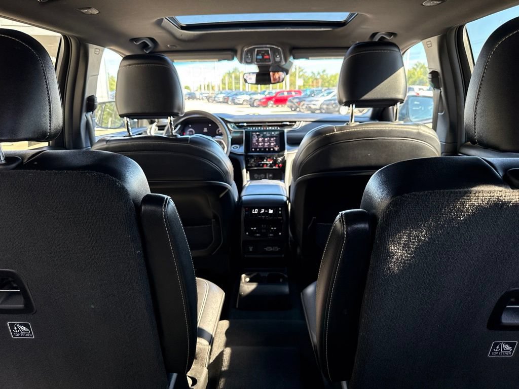 Used 2023 Jeep Grand Cherokee L Laredo AWD/4WD image 43