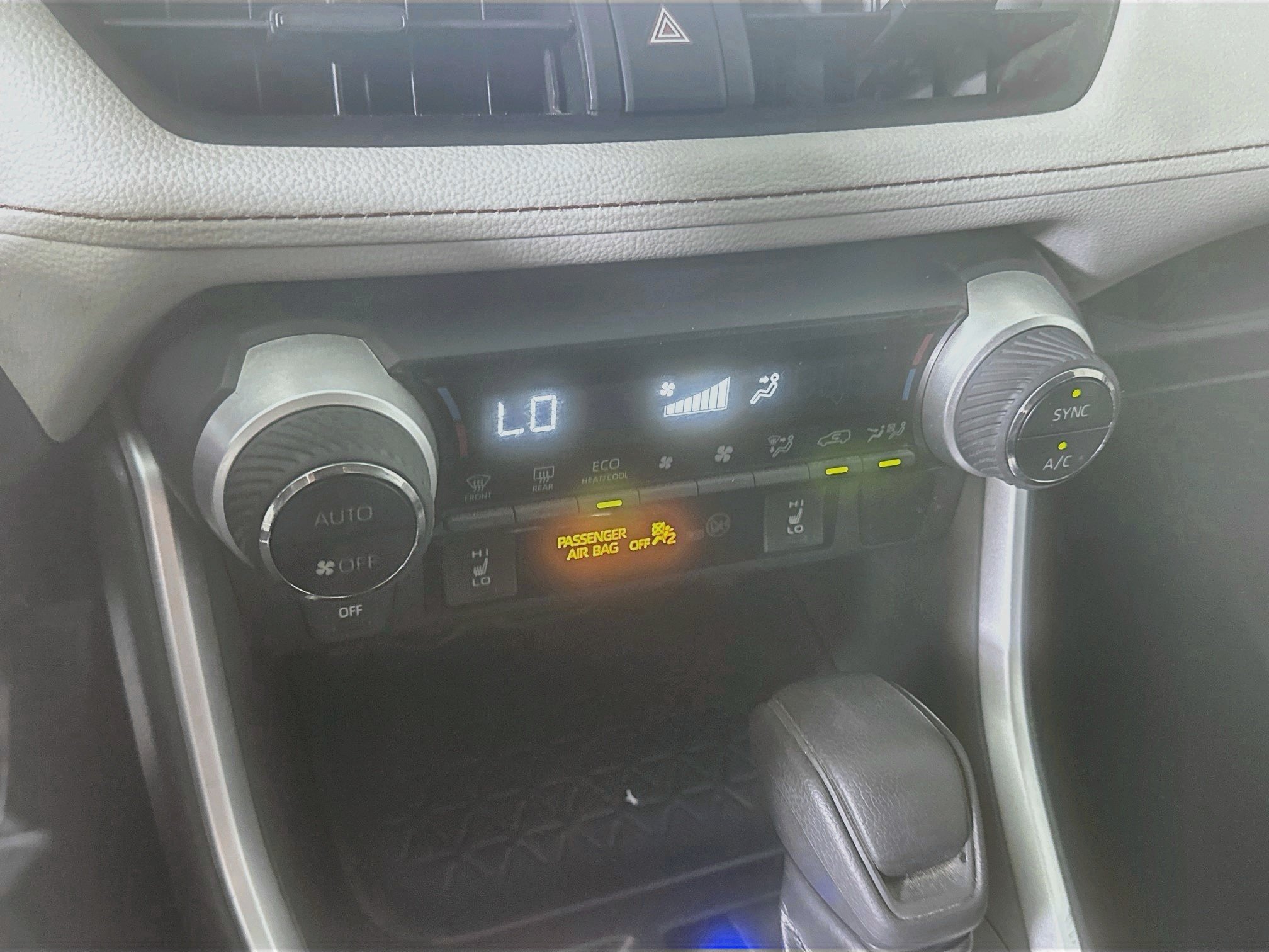 Used 2019 Toyota RAV4 XLE w/ Convenience Package AWD/4WD image 24