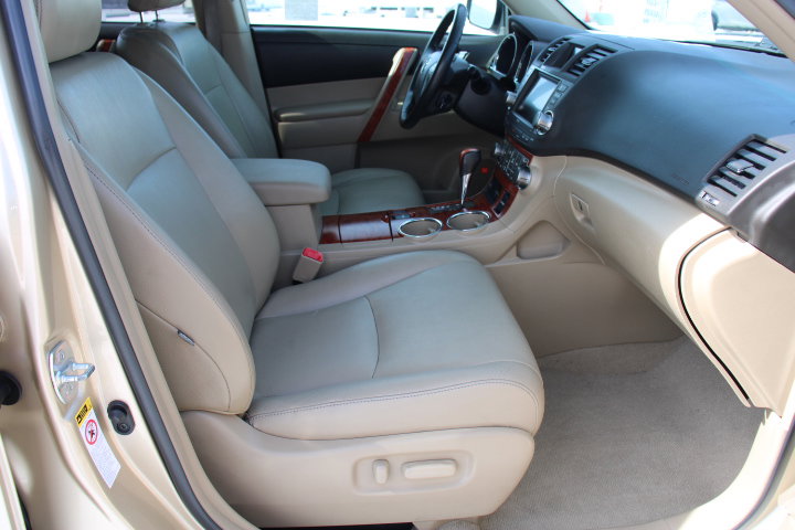 Used 2010 Toyota Highlander Limited FWD image 23