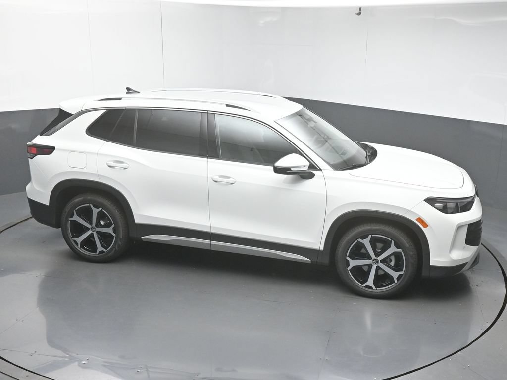 New 2026 Volkswagen Tiguan SE FWD image 47