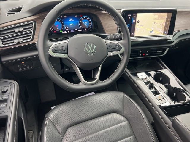 Certified 2025 Volkswagen Atlas SEL image 44