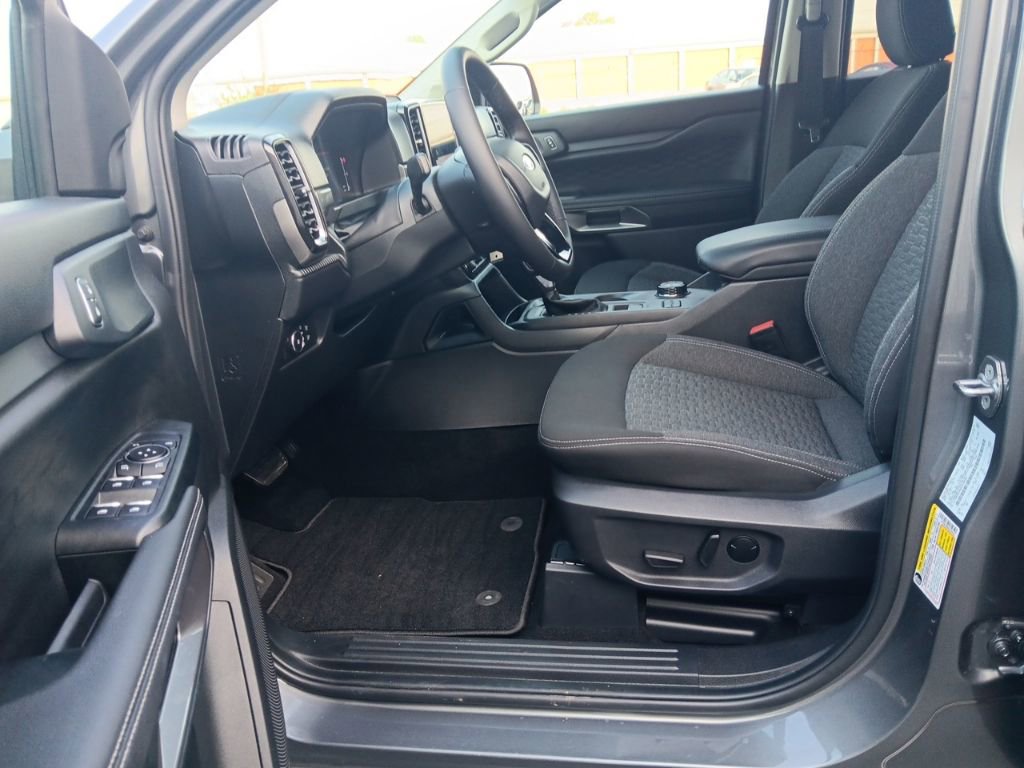 Used 2025 Ford Ranger XLT w/ Equipment Group 301A High AWD/4WD image 26