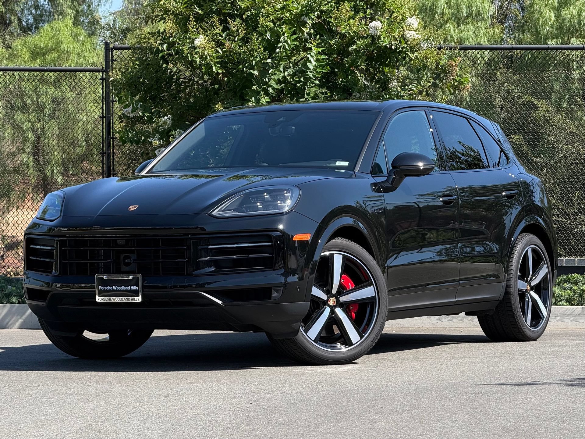 Used 2025 Porsche Cayenne S AWD/4WD image 1