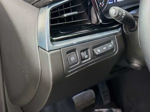 Used 2025 Cadillac XT6 Premium Luxury w/ Technology Package image 12