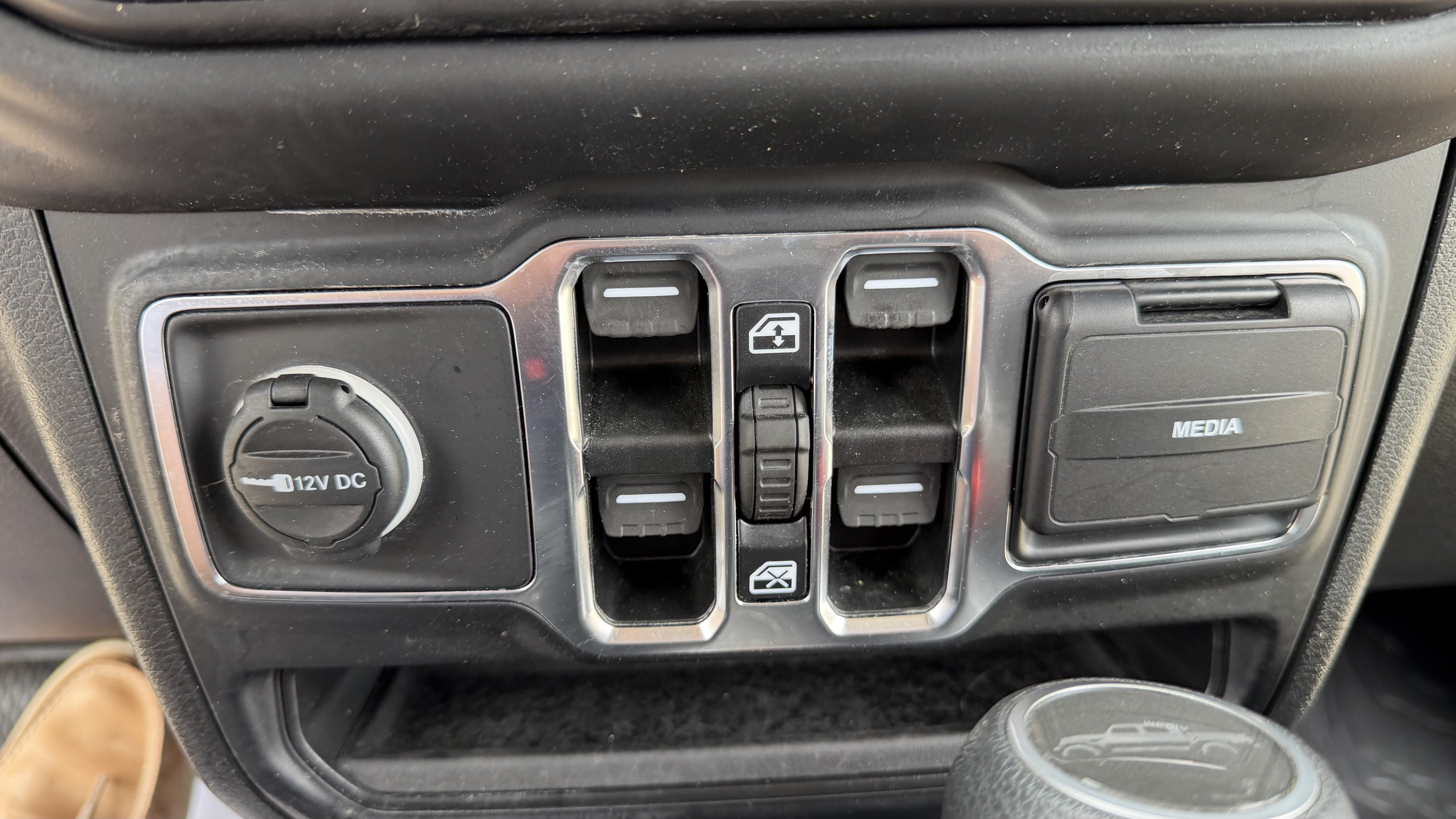 Used 2021 Jeep Gladiator Sport AWD/4WD image 24