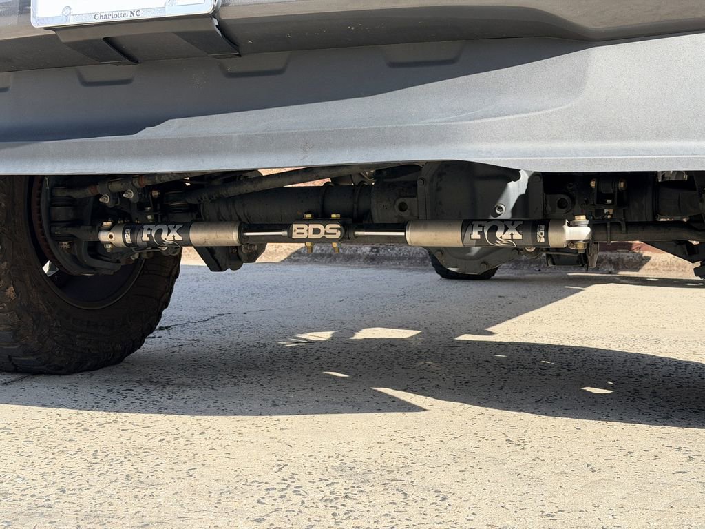 Used 2022 Ford F250 Lariat w/ Black Appearance Package image 9