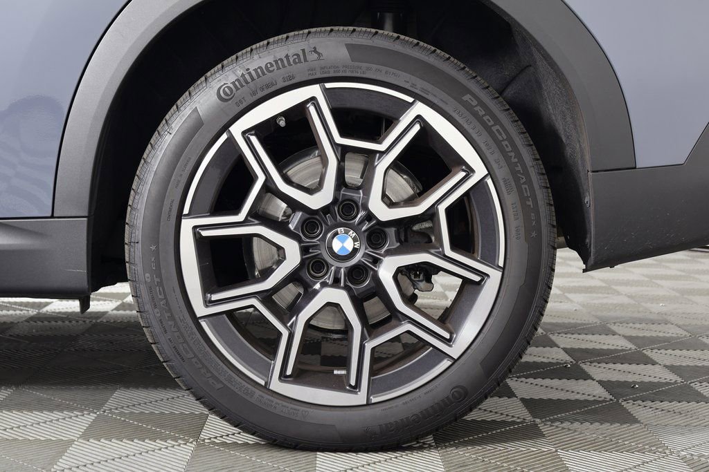Certified 2025 BMW X2 xDrive28i w/ Technology Package image 16