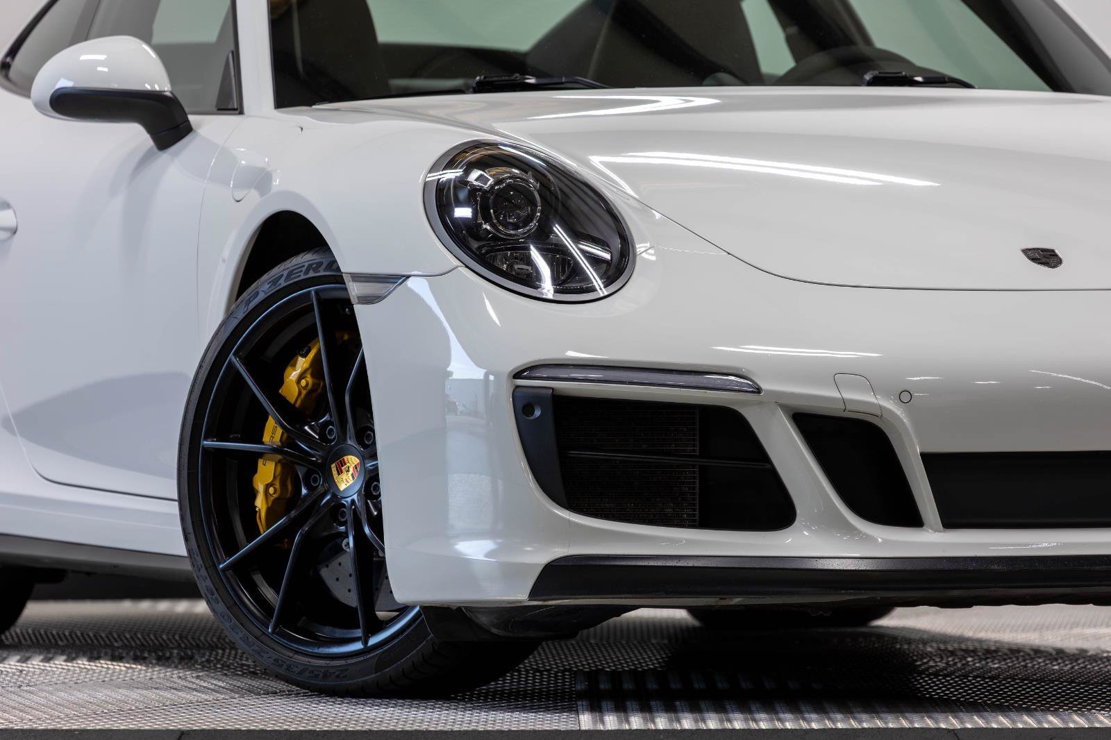 Used 2019 Porsche 911 Carrera GTS RWD image 3