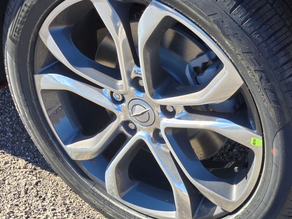 New 2026 Chrysler Pacifica Pinnacle image 16