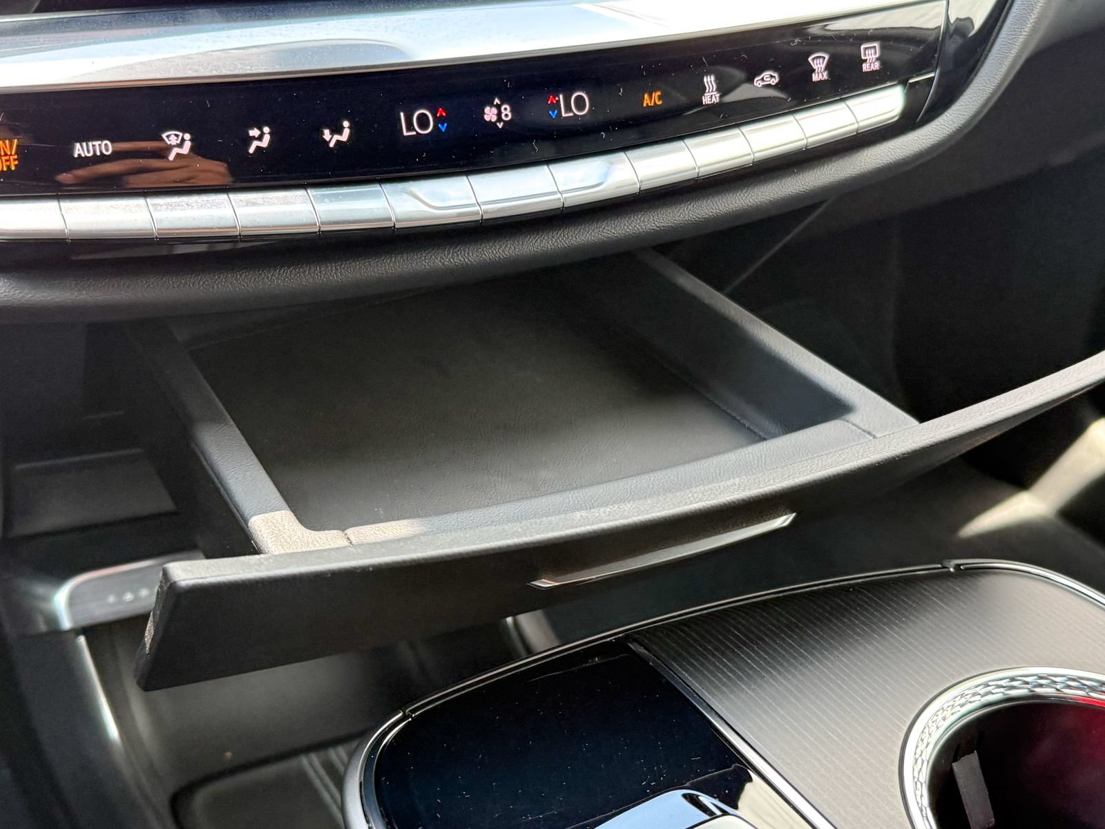 Certified 2024 Cadillac Lyriq Luxury AWD/4WD image 24