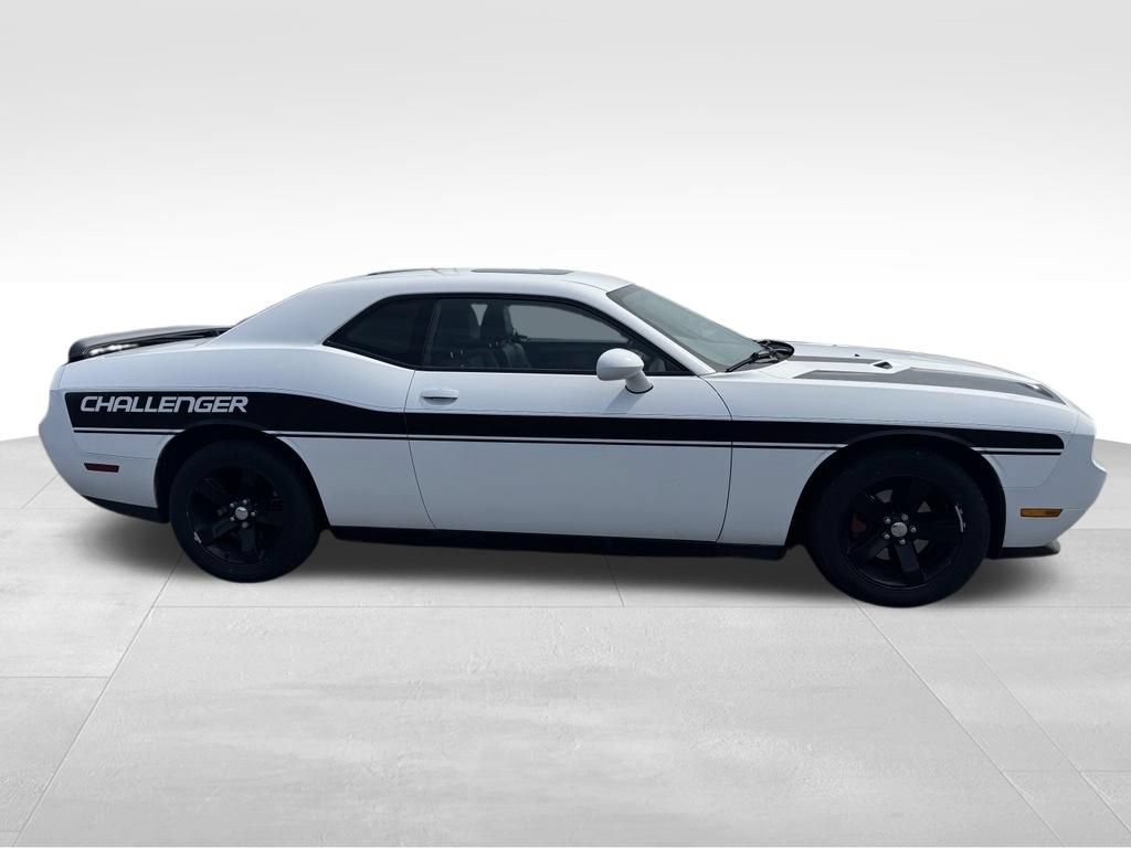 Used 2013 Dodge Challenger SXT Plus RWD image 2