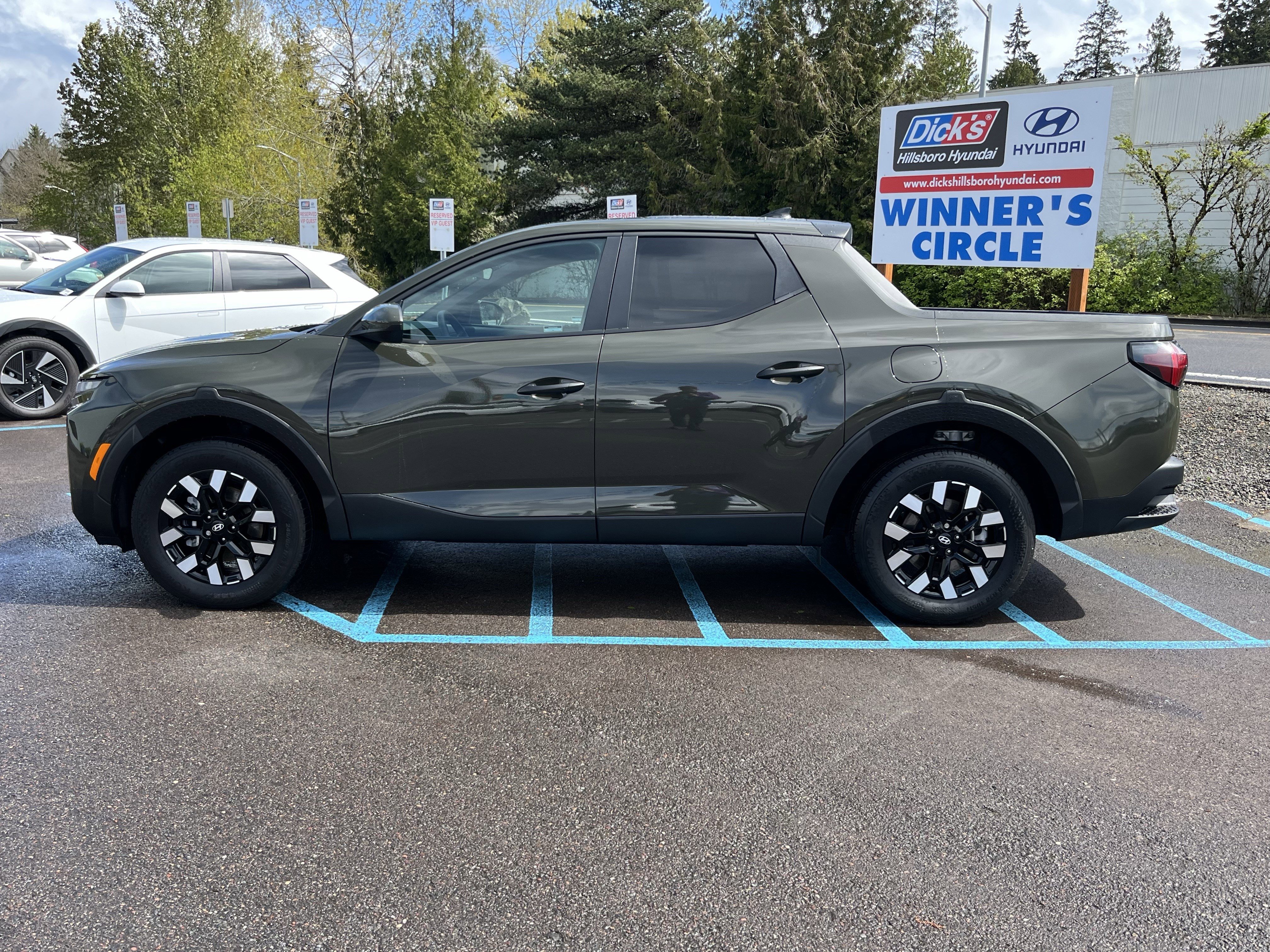 Certified 2025 Hyundai Santa Cruz SE image 2