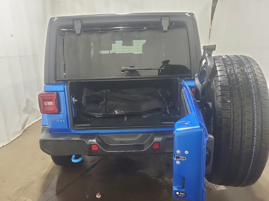 Used 2024 Jeep Wrangler Unlimited w/ Convenience Group AWD/4WD image 13