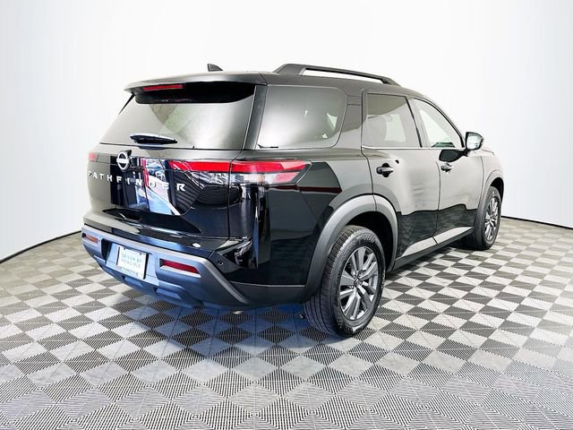 Used 2025 Nissan Pathfinder SV image 8