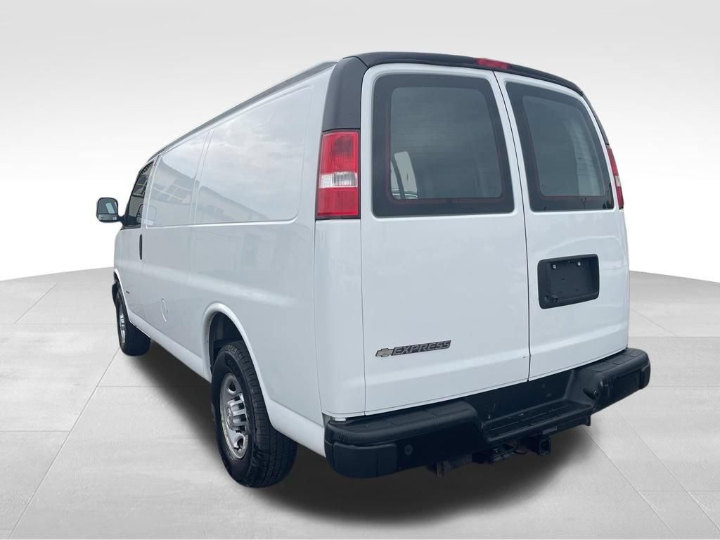 Used 2021 Chevrolet Express 2500 w/ Driver Convenience Package RWD image 13
