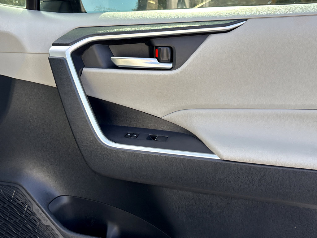 Used 2019 Toyota RAV4 XLE Premium w/ Advanced Technology Package image 12