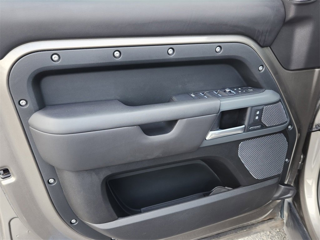 Used 2022 Land Rover Defender 110 X image 6