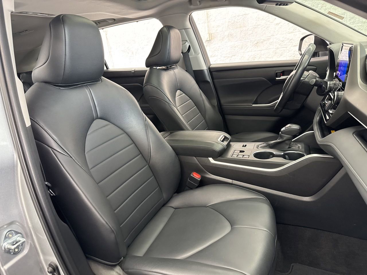 Used 2023 Toyota Highlander XLE image 52