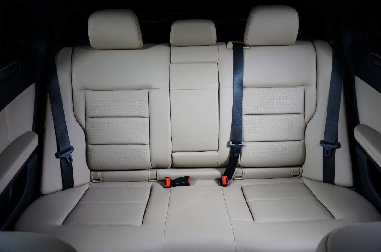 Used 2012 Mercedes-Benz E 350 Sedan image 25